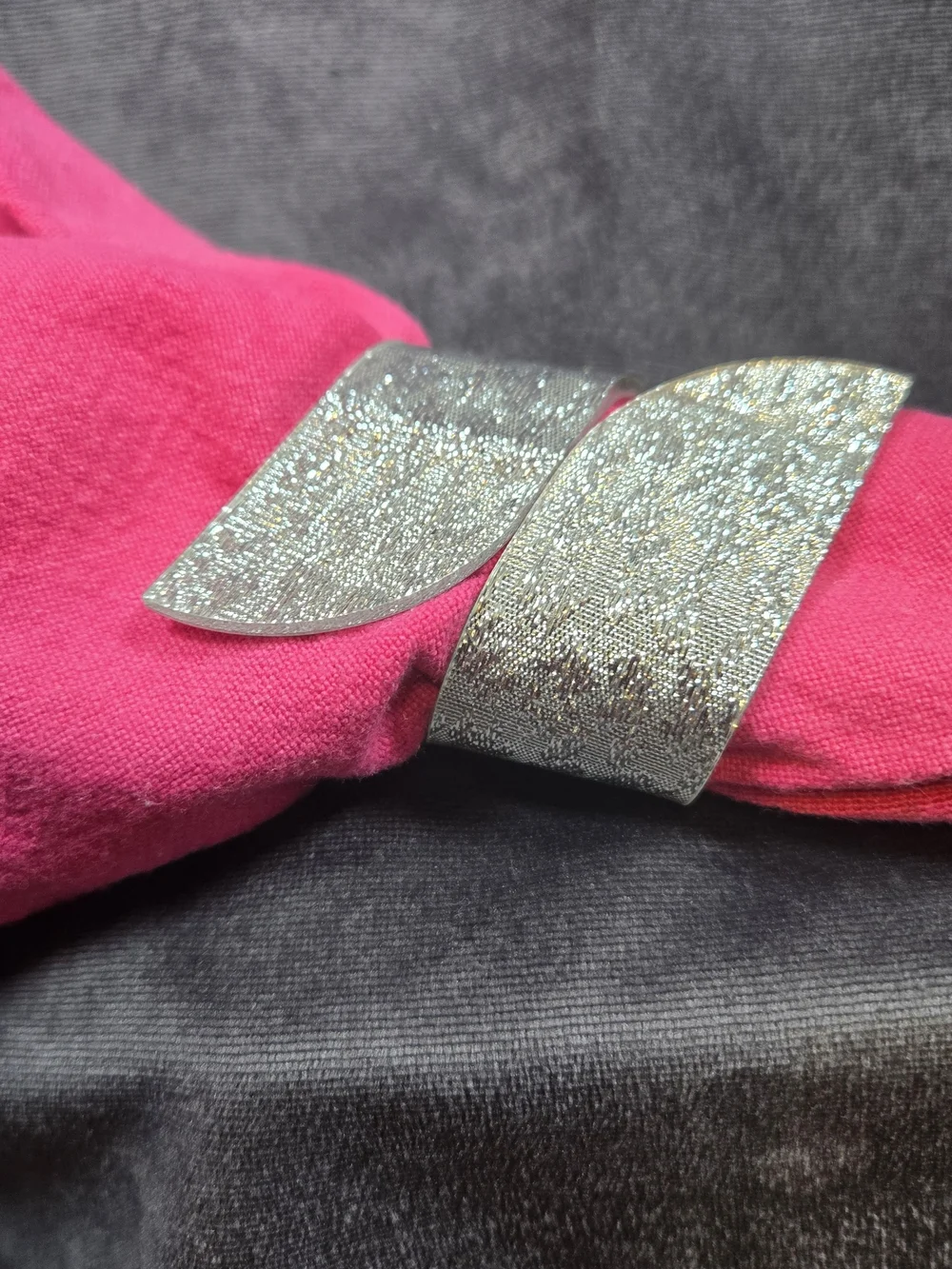Silver Shiny And Textured Napkin Ring Set Of 24 New In Box